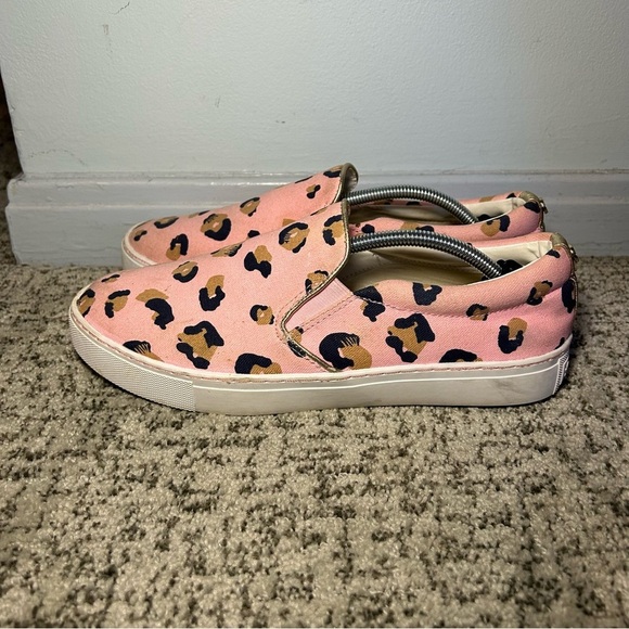Lilly Pulitzer Julie Pink Blossom Cheetah Print Slip-On Sneakers Size 9 - Picture 2 of 13